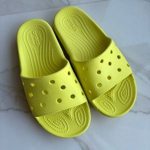 Crocs Classic Slide Sandal Women’s 6 Men’s 4